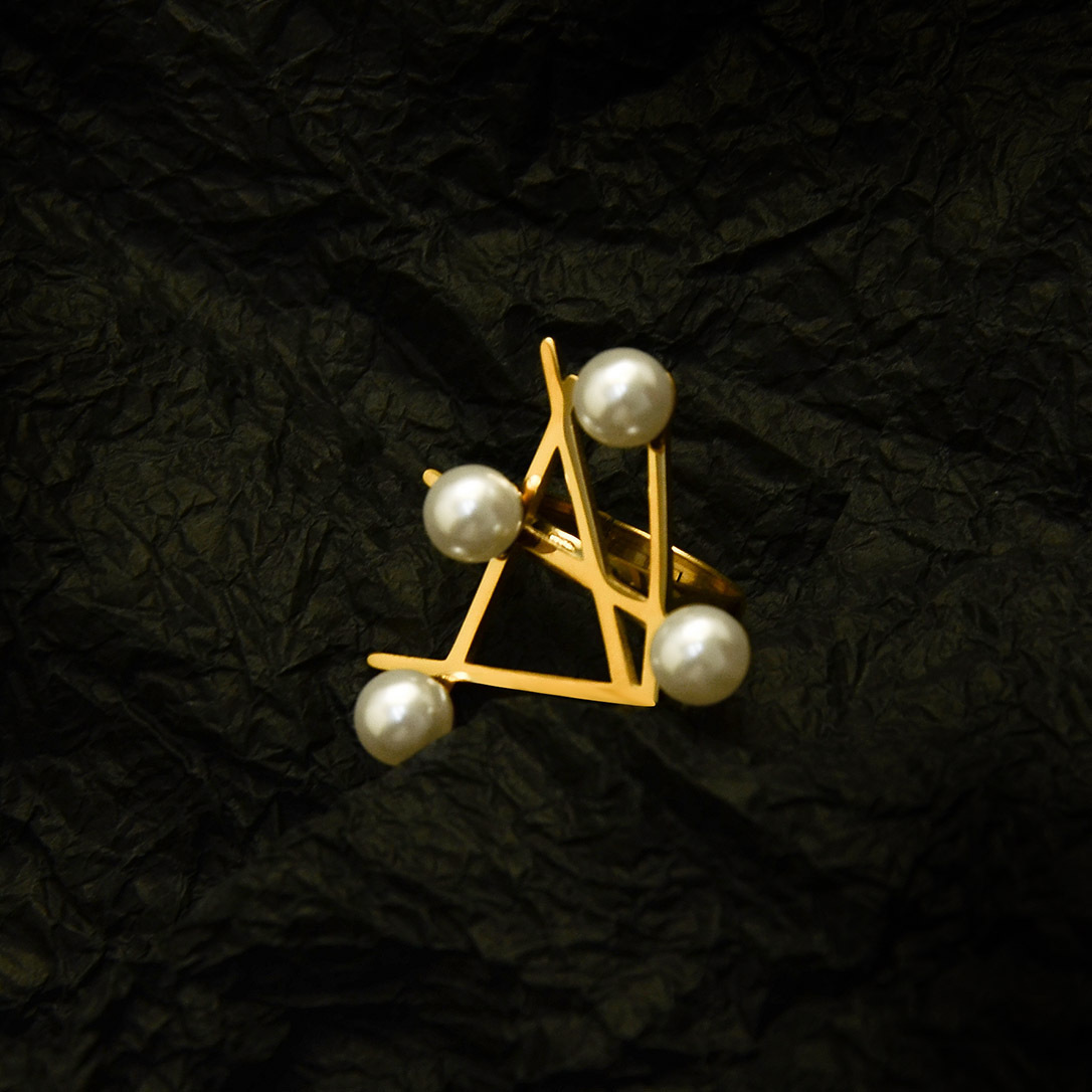 Cross Symbol Magazine Style Pearl Fashion Ring - Image 4