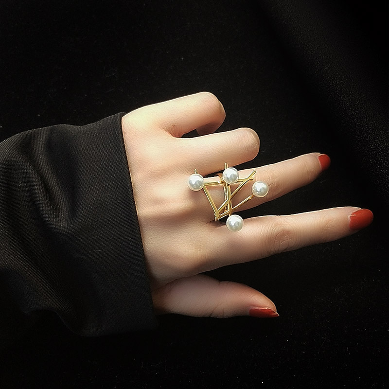 Cross Symbol Magazine Style Pearl Fashion Ring - Image 5