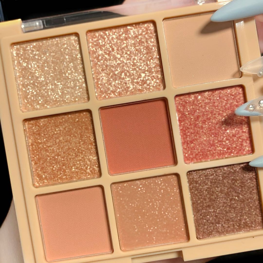 Shimmer Matte Earth Tone Eye Shadow - Image 4