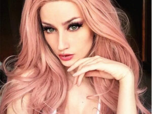 European And American Women With Curly Hair And Wavy Wigs