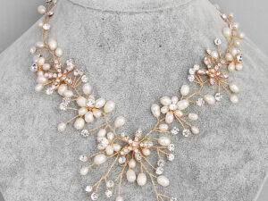 Pearl necklace and earring set