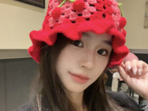 Retro Hollow Flower Handmade Knitted Hat Women