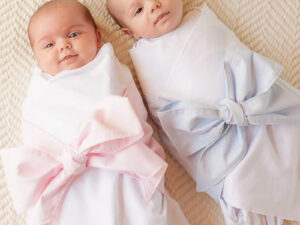 Swaddling cloth with cotton bow